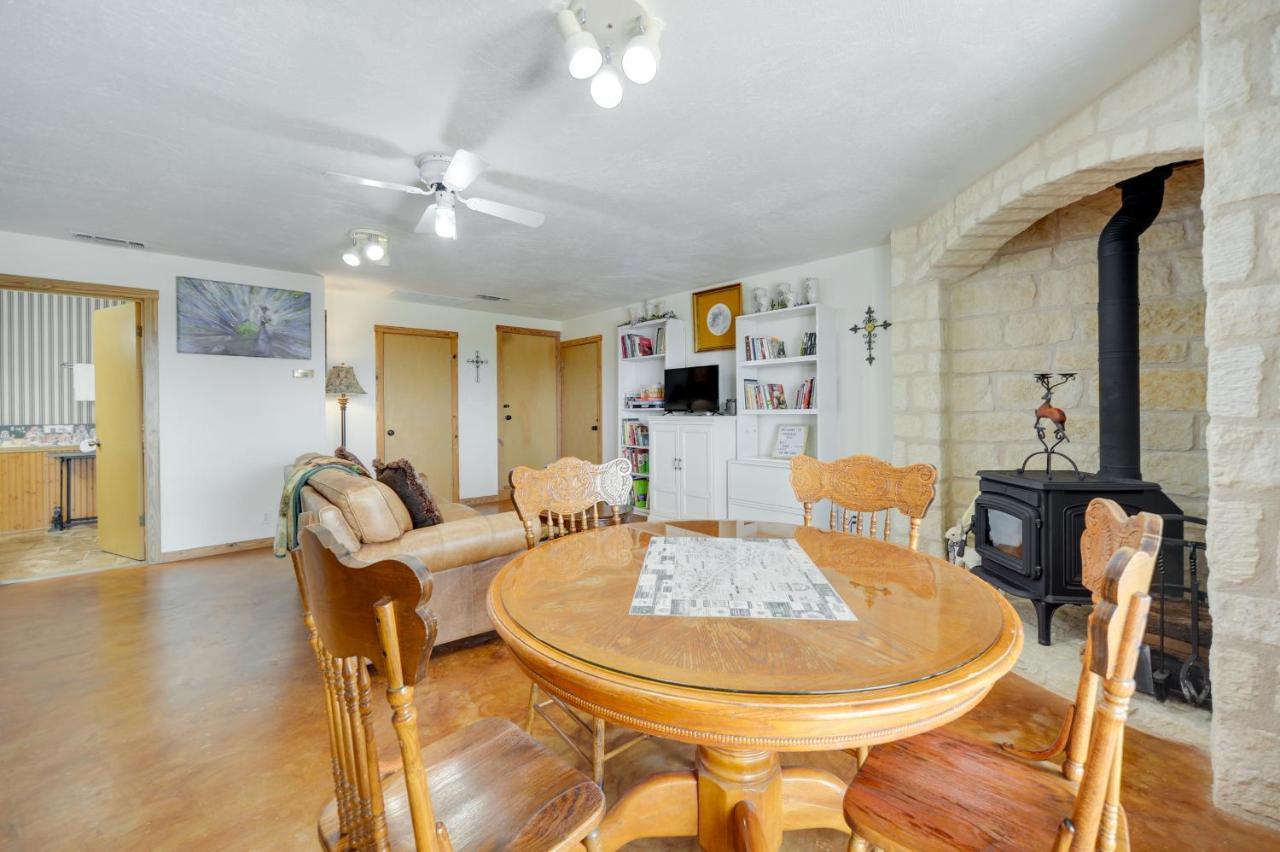 Fredericksburg Retreat With Private Hot Tub And Patio! Villa Exterior photo